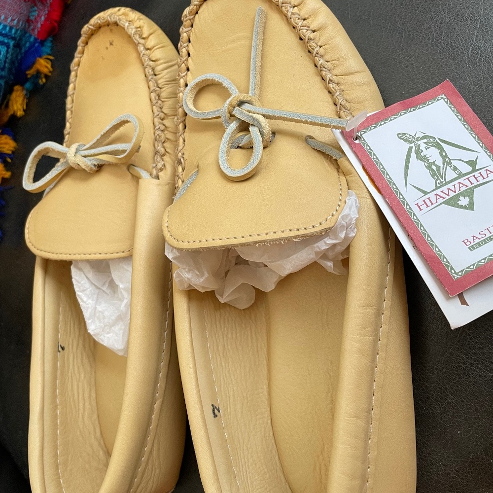 Hiawatha leather Moccasins